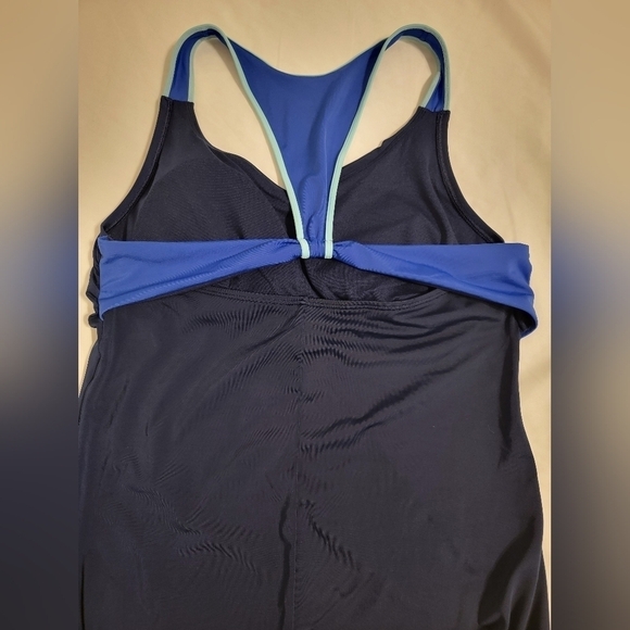 Lands' End Racer Back women's size 18 one piece swimsuit,  built-in bra - Picture 5 of 8